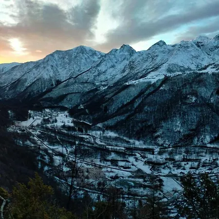 بيت خشبي Skylodge 'il Rifugio Dell'anima' Usseglio